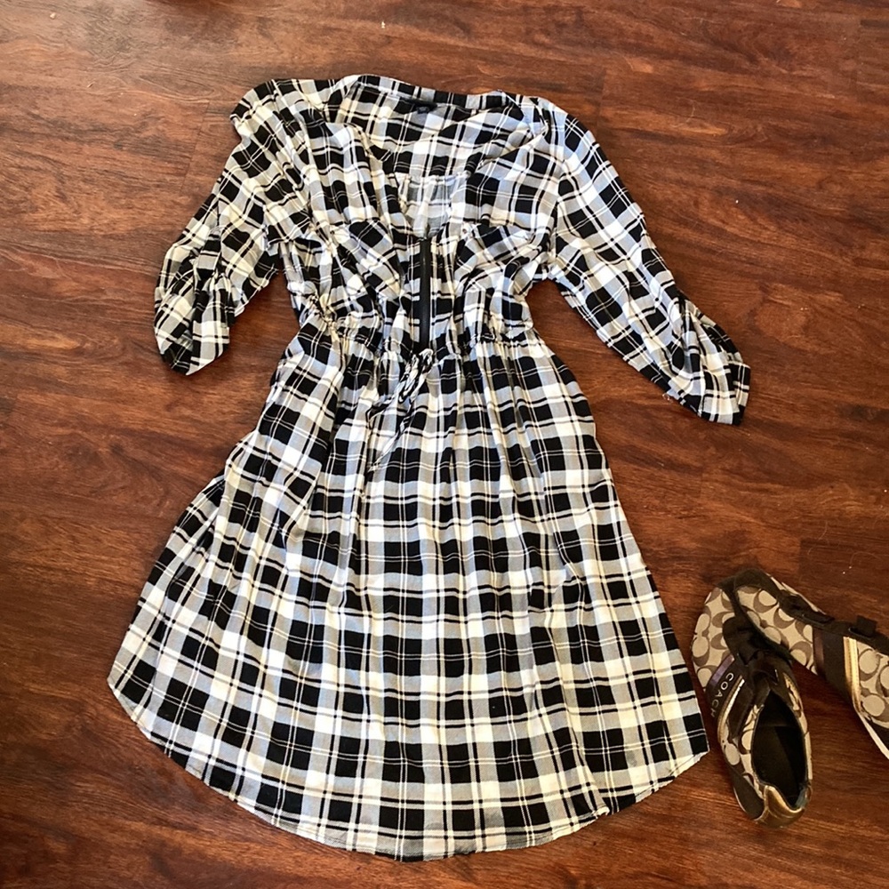 Torrid plaid midi dress zip front tie waist. Torrid size 1 14/16.
